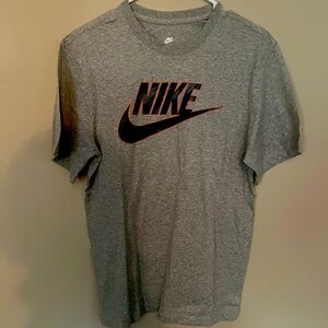 Men’s Small Nike Tshirt